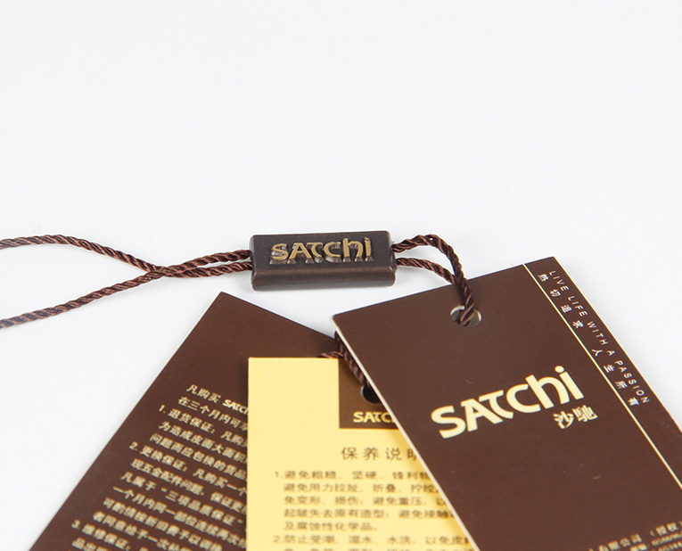 在服裝的紙牌定做過(guò)程中1個(gè)個(gè)環(huán)保新秀為何頻頻受挫？